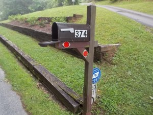 060615 Mailbox open