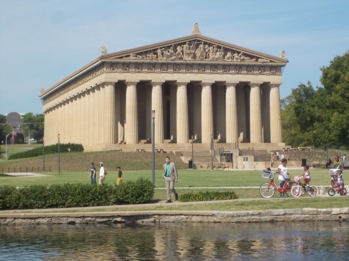080915 N in green at Parthenon in Nashville