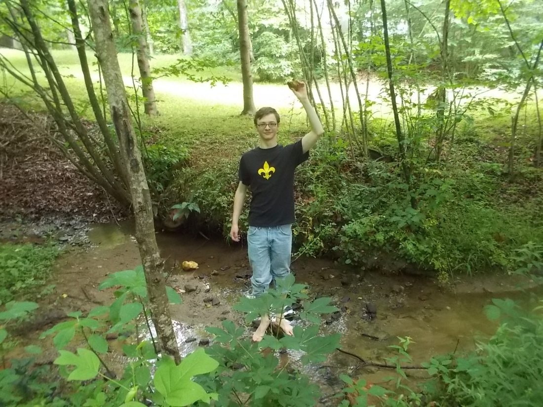 061516 D finds a rock.JPG