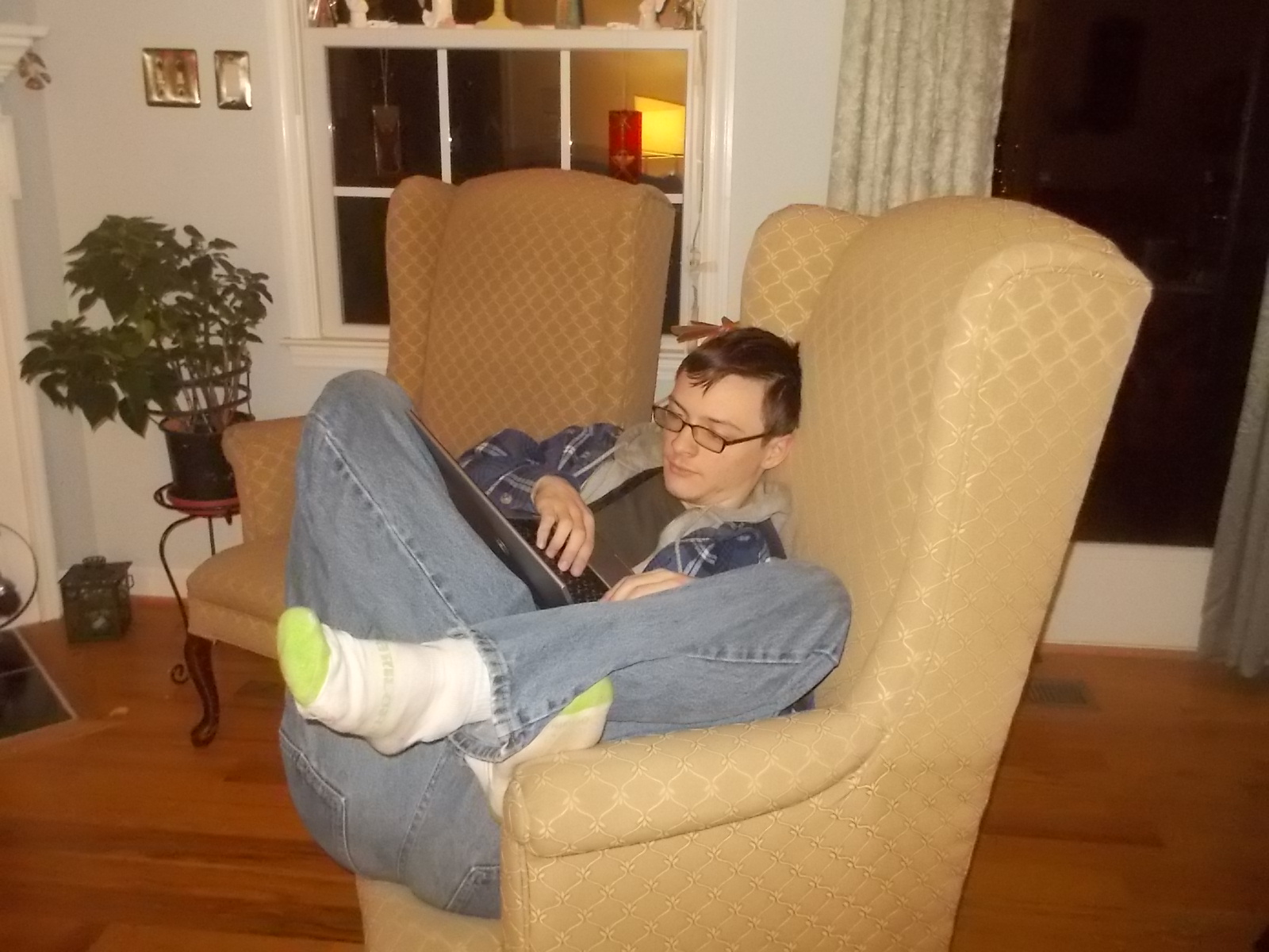 121616 D finishes a paper.JPG