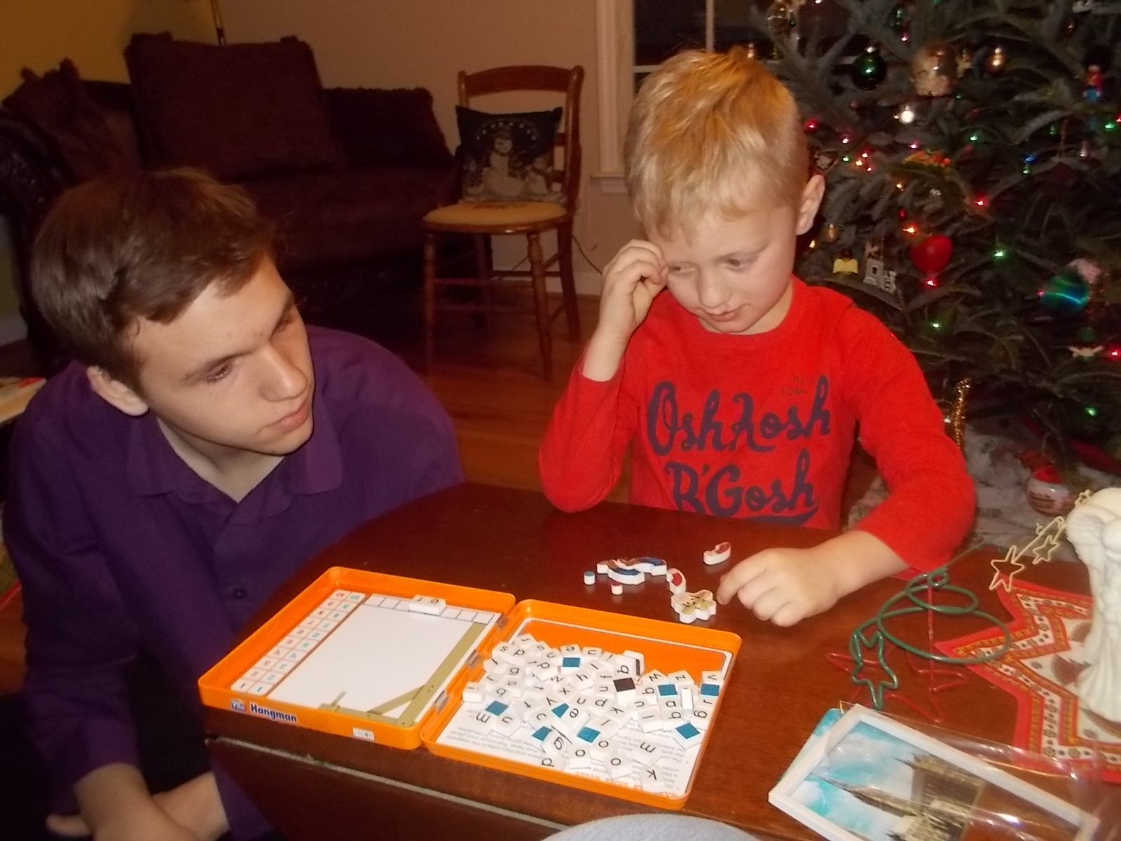 122916 N Logan play new Hangman.JPG