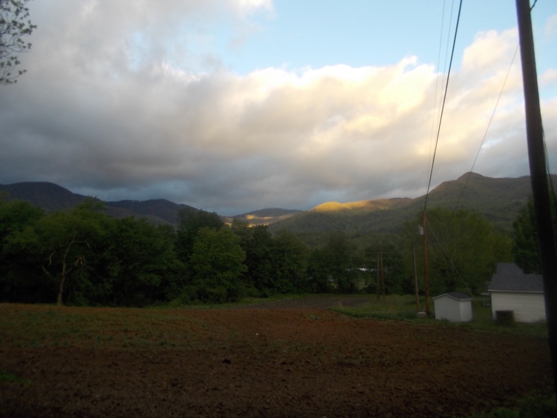 050517 Mountains from valley.jpg