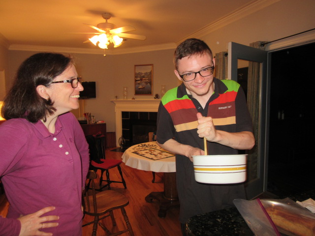 071918 Kate David stirring fudge.JPG