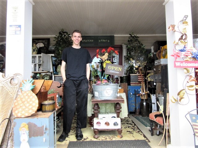 072118 N at Chateau Debris.JPG