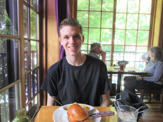 072118 N lunch at Sweet Onion.JPG