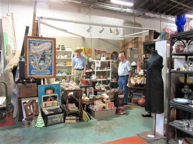 080618 N and JC at antique mall in Asheville.JPG